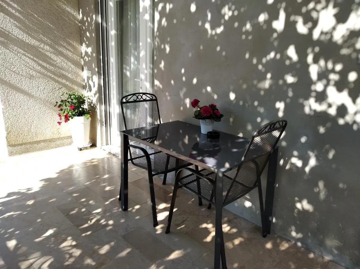 Apartment Apartman Nespula 2 Kastela