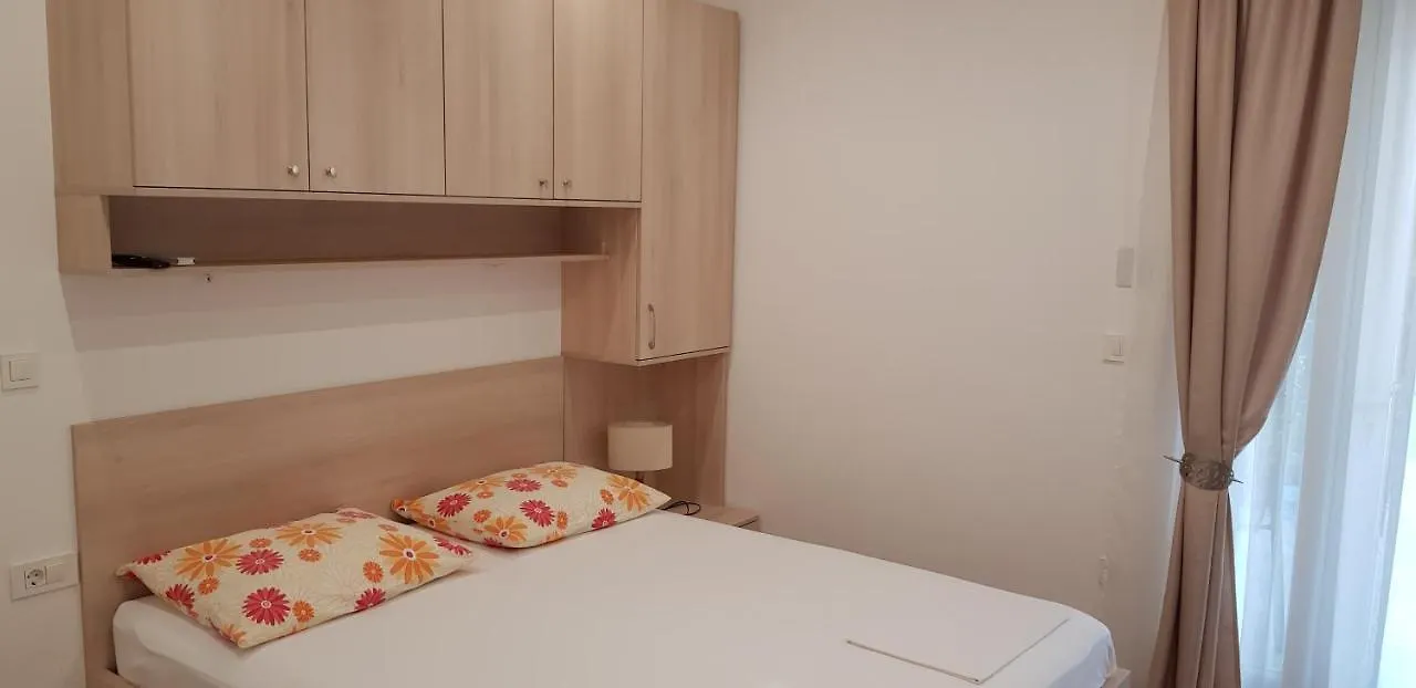 Apartment Apartman Nespula 2 Kastela
